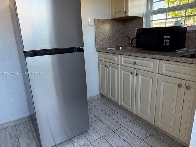 Building Photo - 8791 SW 34th St