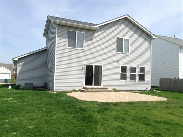 Building Photo - 2111 Gray Hawk Dr