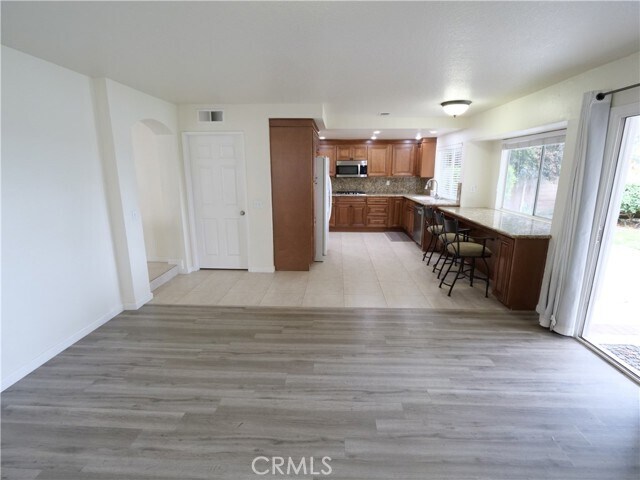 Building Photo - 25051 Amberwood