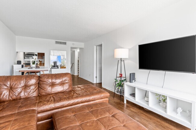 Building Photo - 755 Dotterel Rd