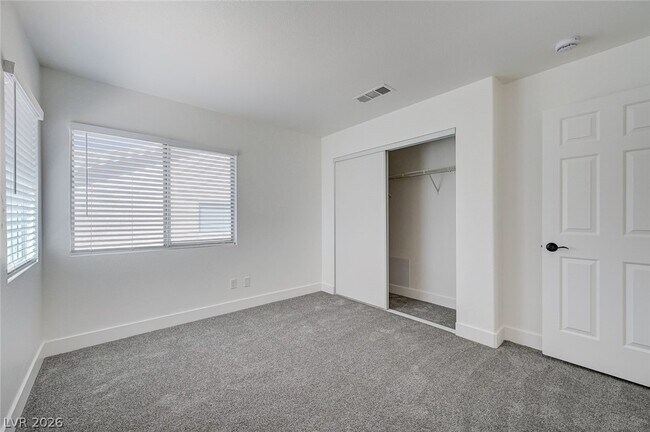 Building Photo - 242 Farlin Cir