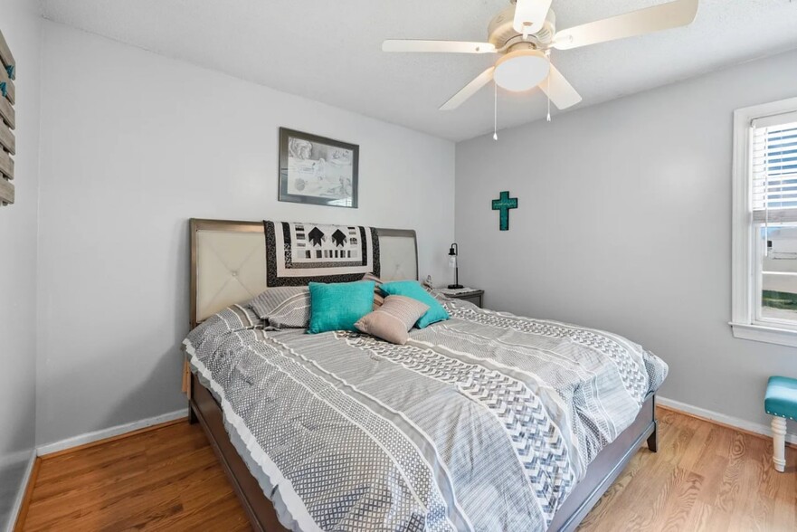 Building Photo - 409 Airle Pl