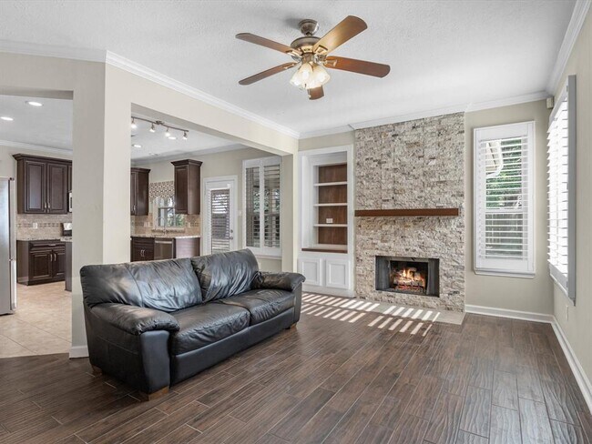 Building Photo - 9707 Green Valley Ln