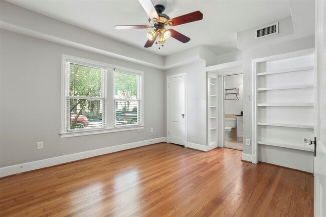 Building Photo - 6166 Oram St