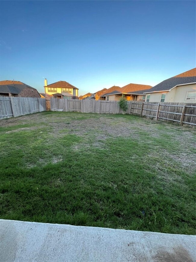 Building Photo - 1537 Sonny Dr