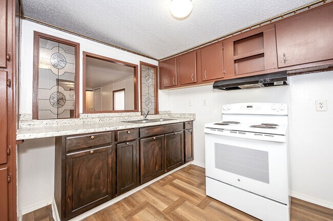 Building Photo - Elizabeth's RV Park -Mobile Homes-