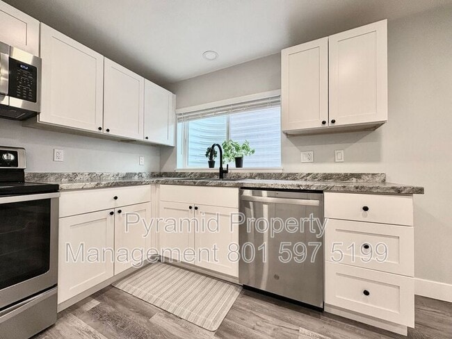 Building Photo - 3448 Wally Wy