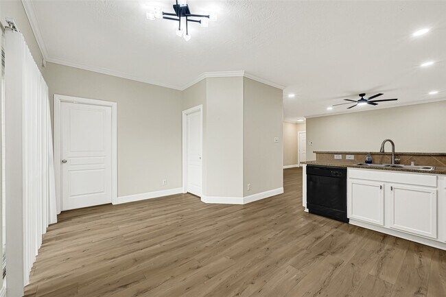 Building Photo - 11015 Harston Dr