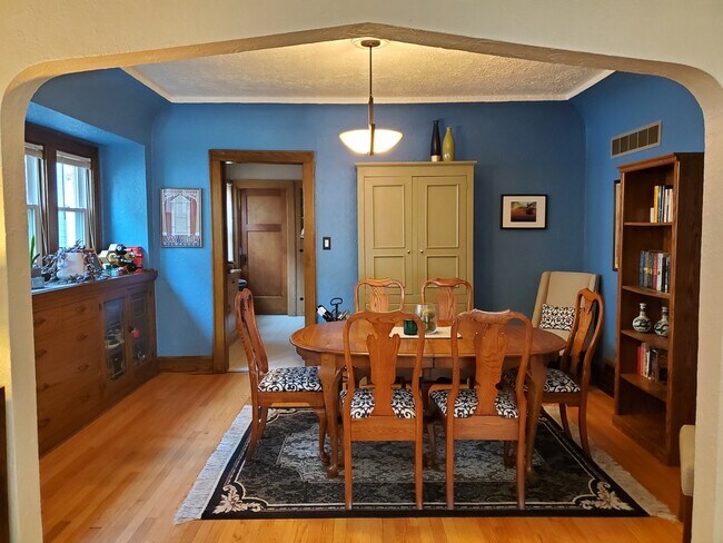 Primary Photo - 3263 S Springfield Ave