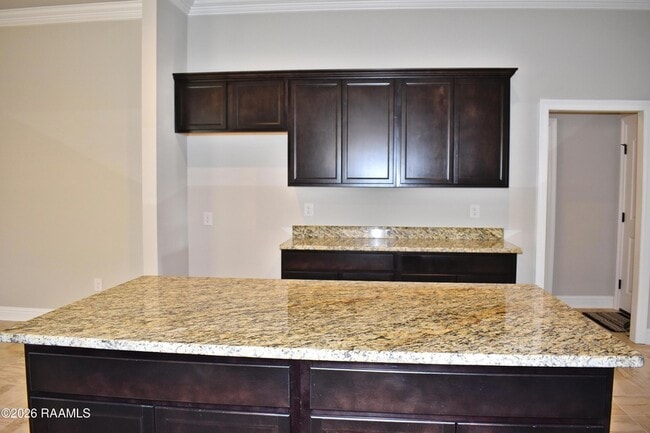 Building Photo - 421 Berg Ct