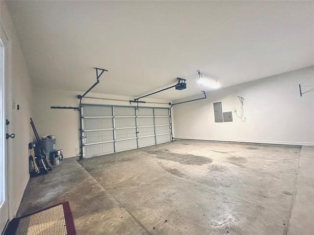 Building Photo - 1924 Countryside Dr