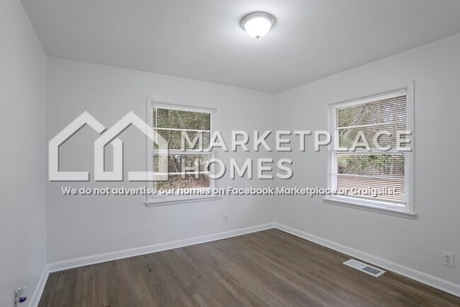 Building Photo - 4236 Glenhaven Dr