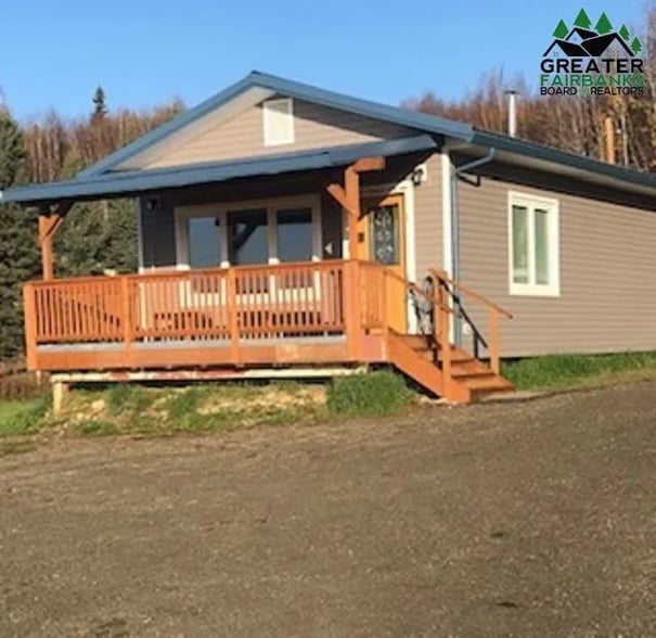 Primary Photo - 690 El Rancho Dr