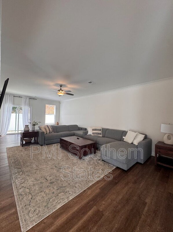 Building Photo - 401 Albus Dr