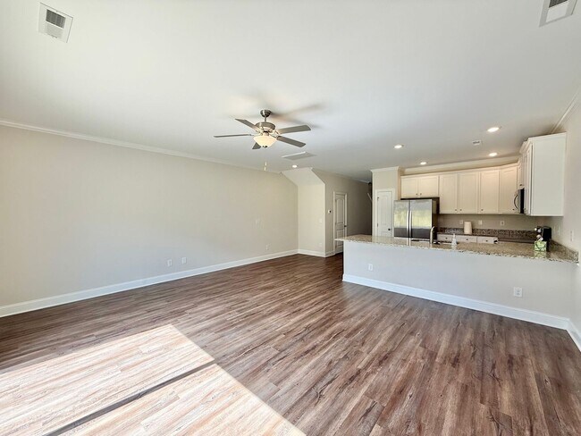 Building Photo - Stunning 3BD, 2.5BA Raleigh Townhome in a ...
