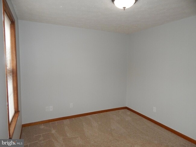 Building Photo - 43974 White Cedar Ln