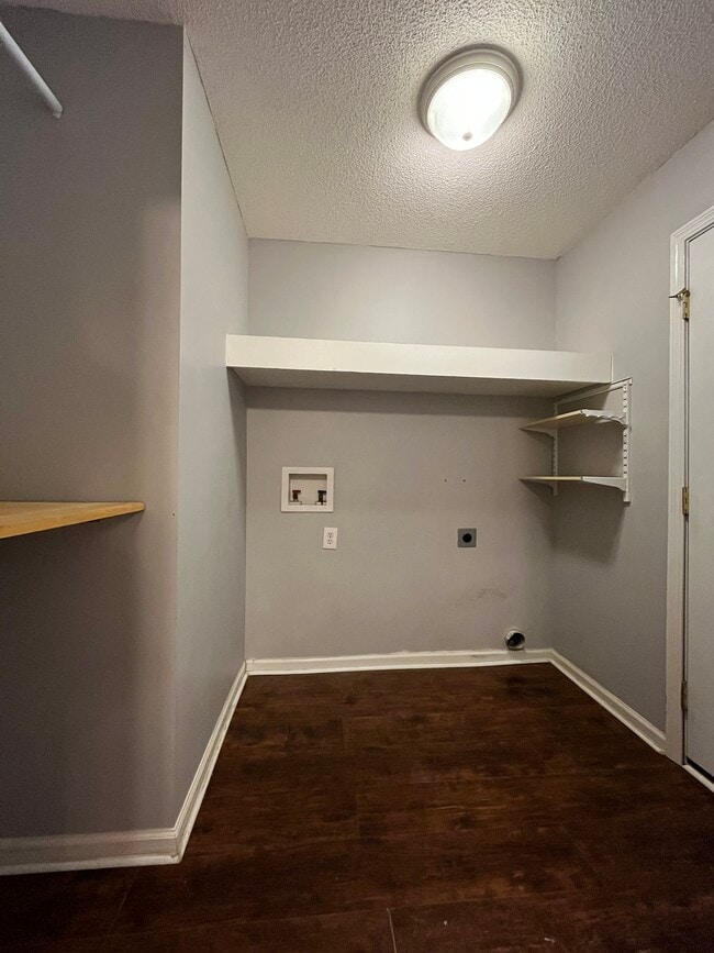 Building Photo - 107 Vanessa Dr
