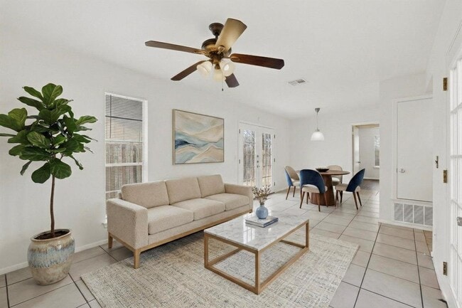 Building Photo - 10003 Rutland Village E