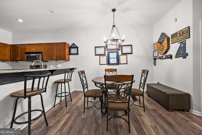 Building Photo - 870 Mayson Turner Rd NW