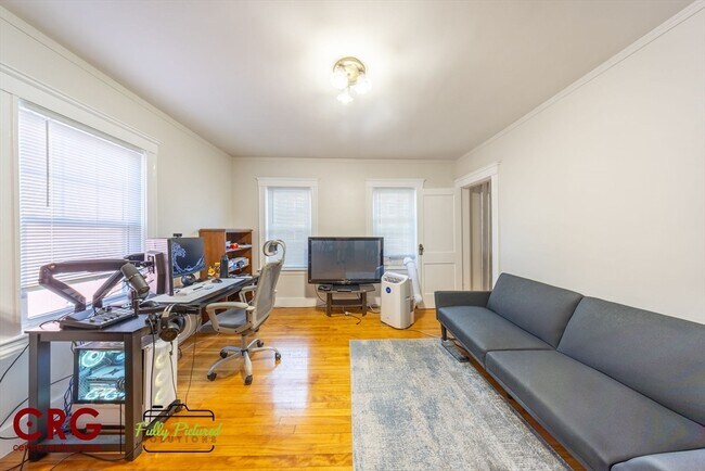 Building Photo - 99 Glenville Ave