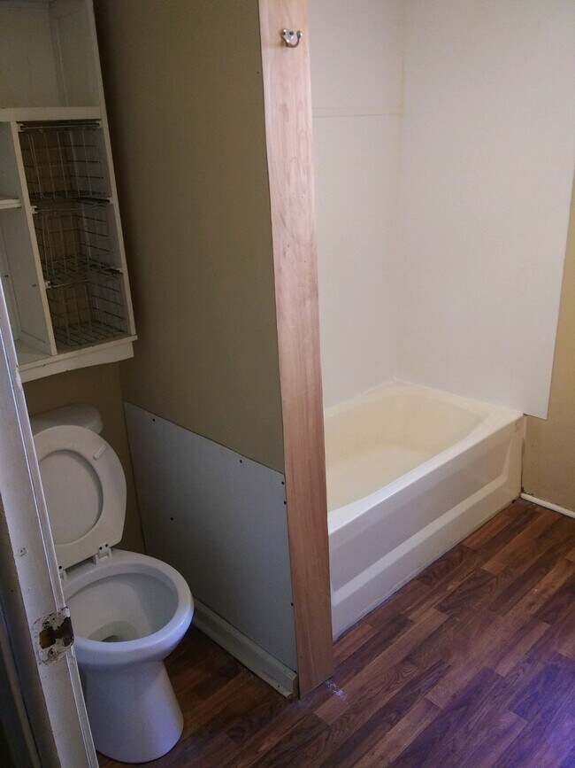 Building Photo - 1401 I-20 Frontage