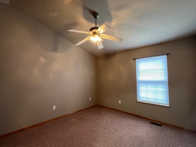 Building Photo - 1104 Flagstone Ln