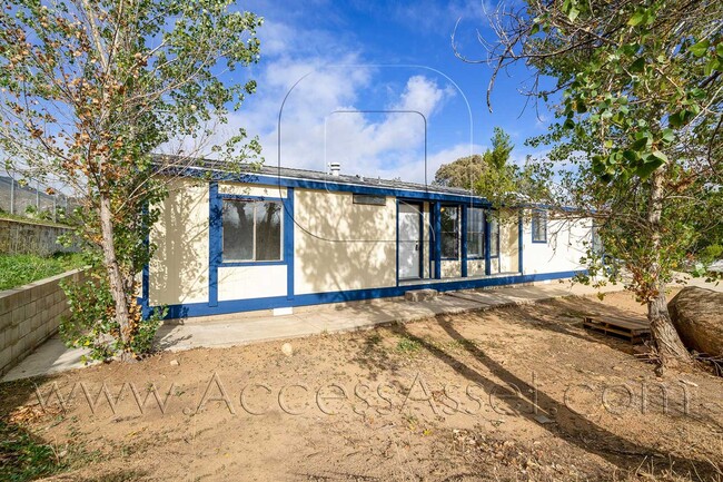 Building Photo - Private 3 Bed /2 Bath Home With Scenic Views In Lake Elsinore!