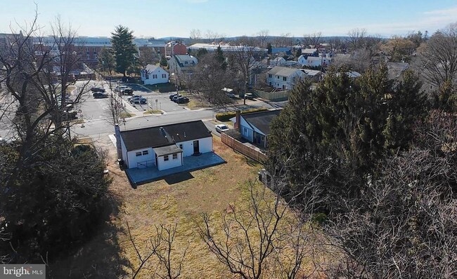 Building Photo - 106 North St NE