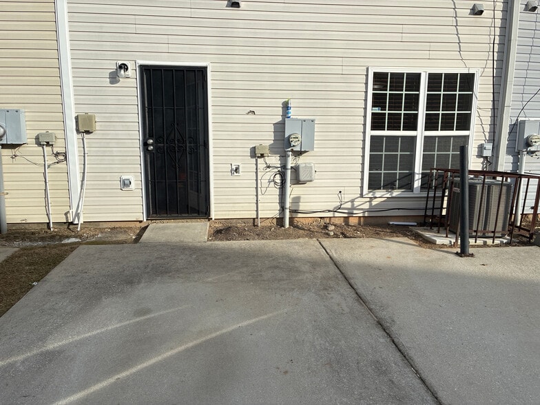 Building Photo - Room in Townhome on Olmadison Pl