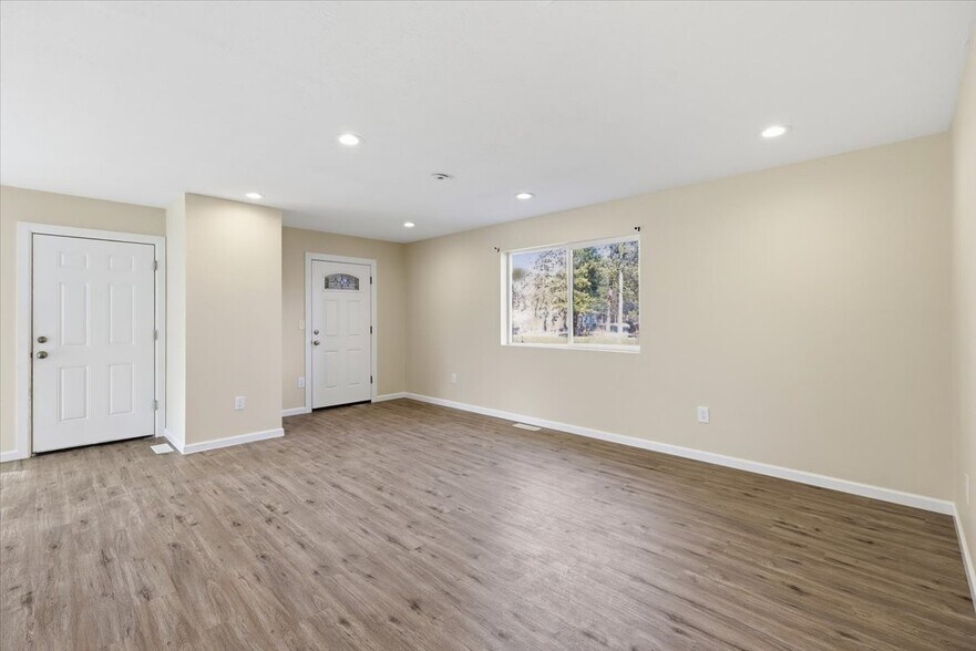 Building Photo - 6429 Timber Dr