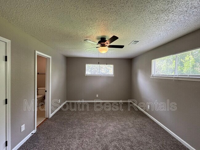 Building Photo - 4309 N Cypress St