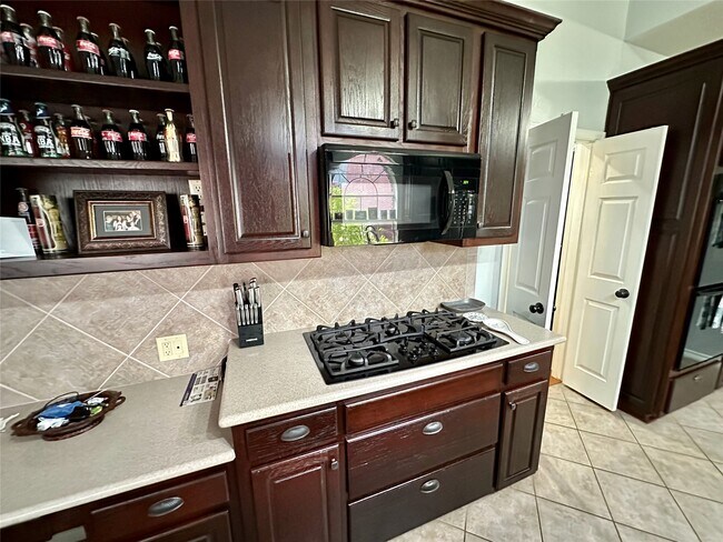 Building Photo - 7002 Greatwood Trails Ct