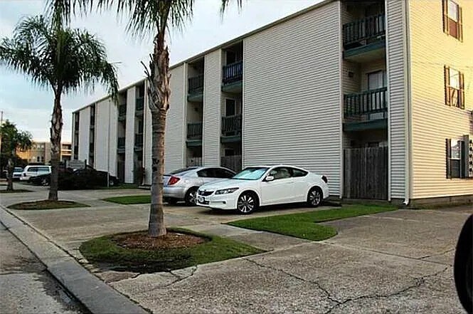 Building Photo - 2330 Edenborn Ave