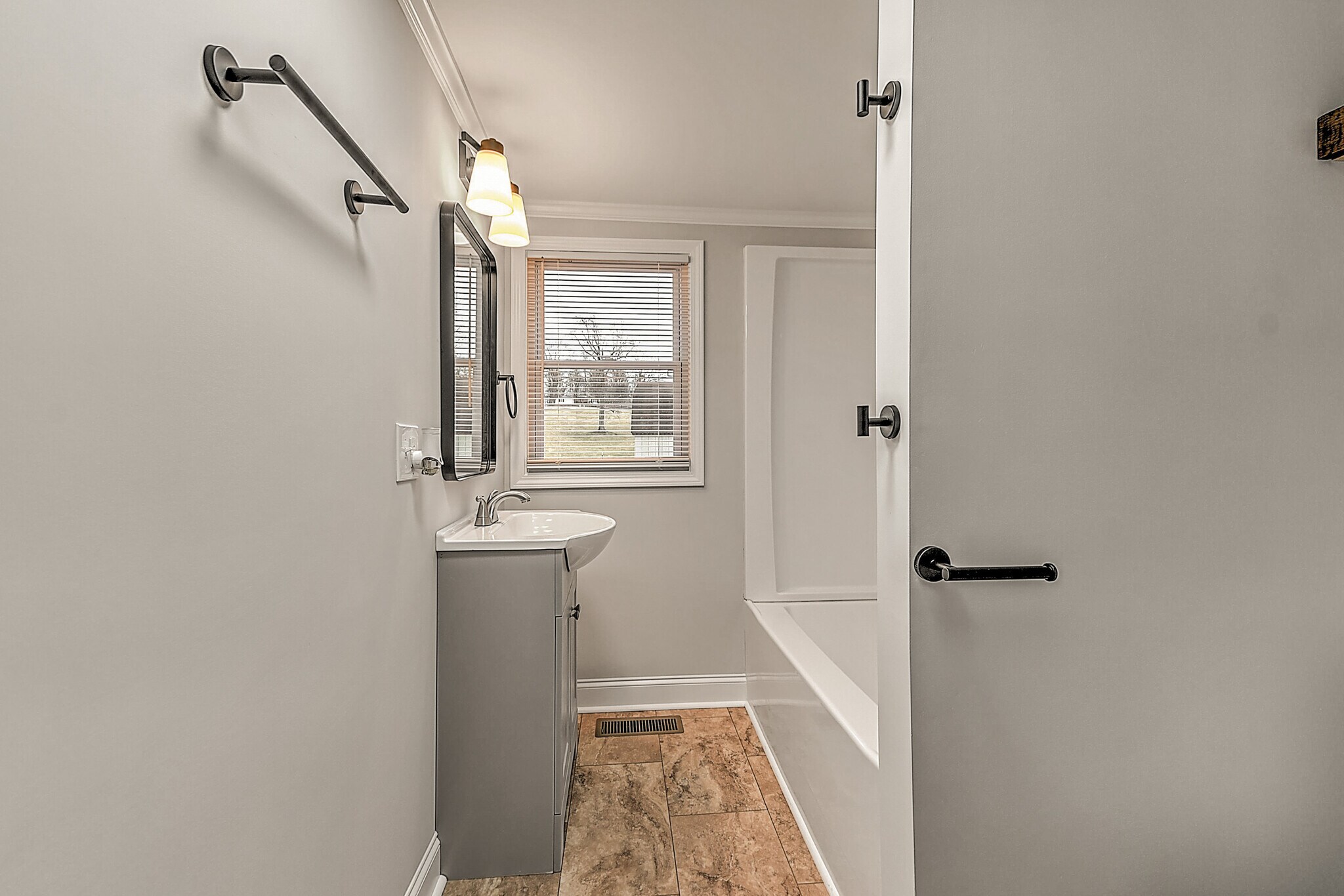 Building Photo - 1104 Old Boones Creek Rd