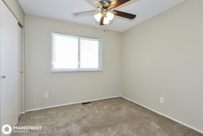 Building Photo - 4915 Sefton Dr