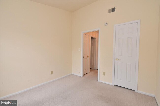 Building Photo - 10702 Kings Riding Way