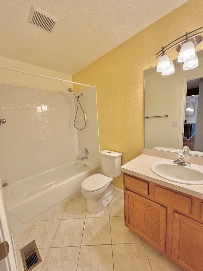 Building Photo - Spacious 3-Bedroom Condo in Prime Golden Location!! Available Now!!