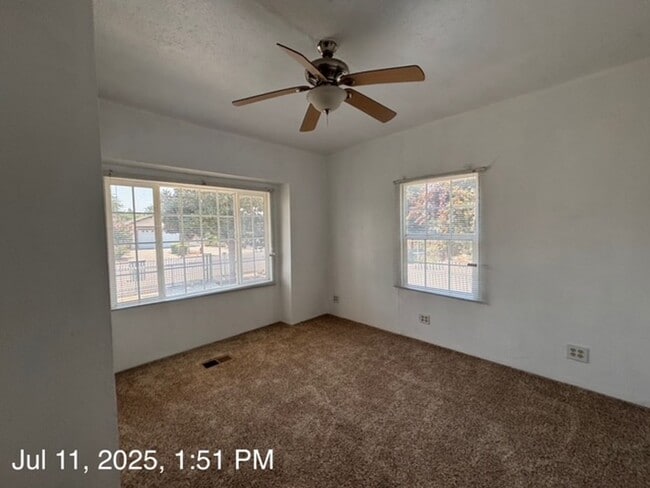 Building Photo - Take a look at this Maxwell home!