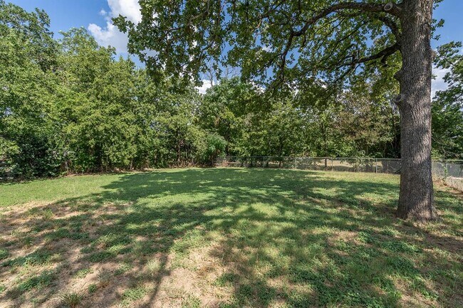 Building Photo - 3100 Ranch to Market Rd 1869