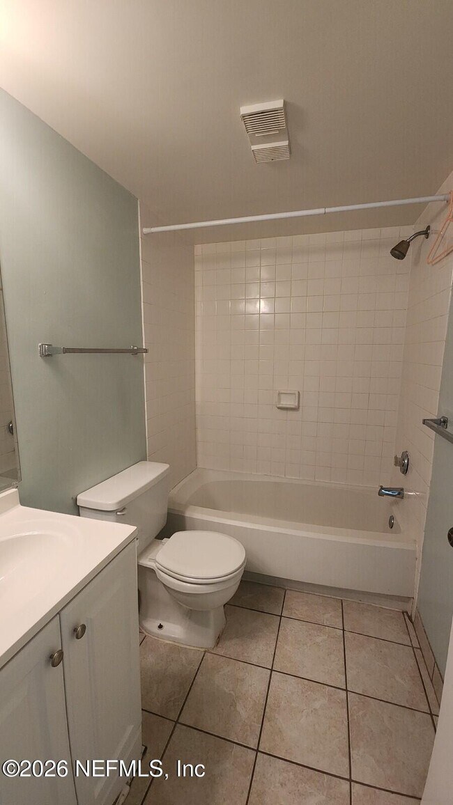 Building Photo - 27 Veronese Ct