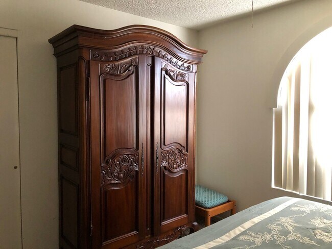 Building Photo - Lovely Home in 45+ Active Adult Community of Leisure World.  Available April 2026 Ongoing.