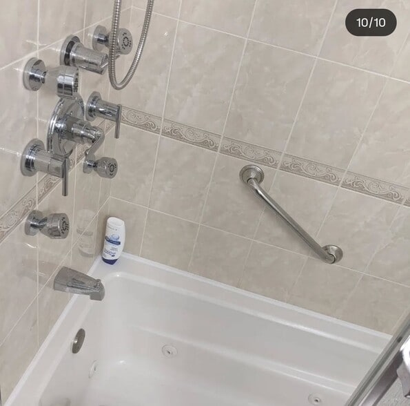 Building Photo - 803 Begonia Ct