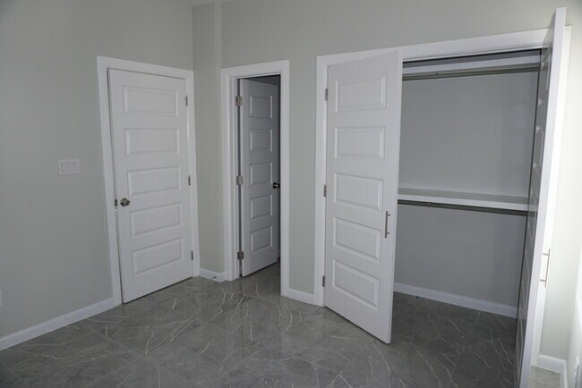 Building Photo - 1313 N 48th St