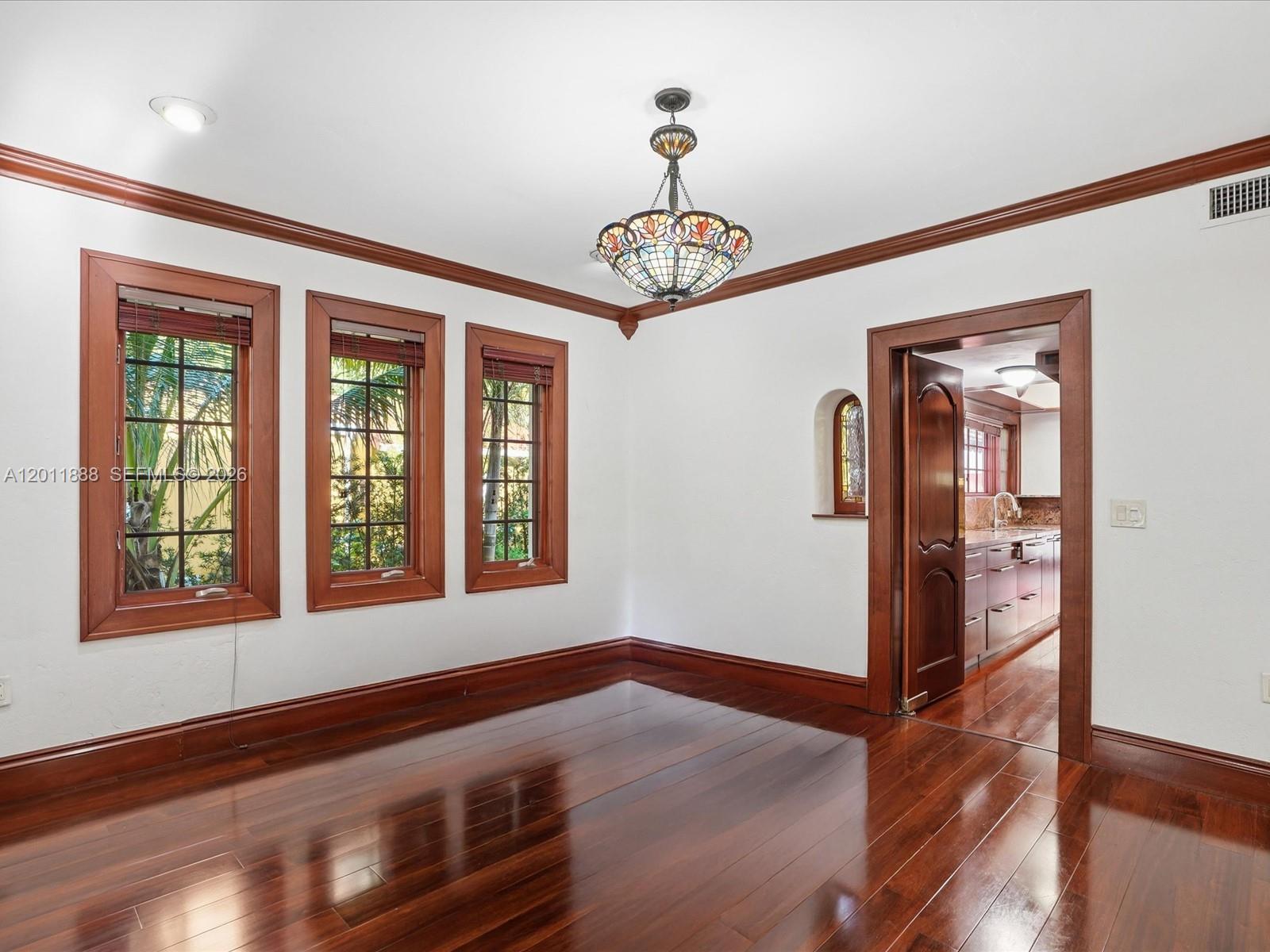 Building Photo - 1137 Asturia Ave