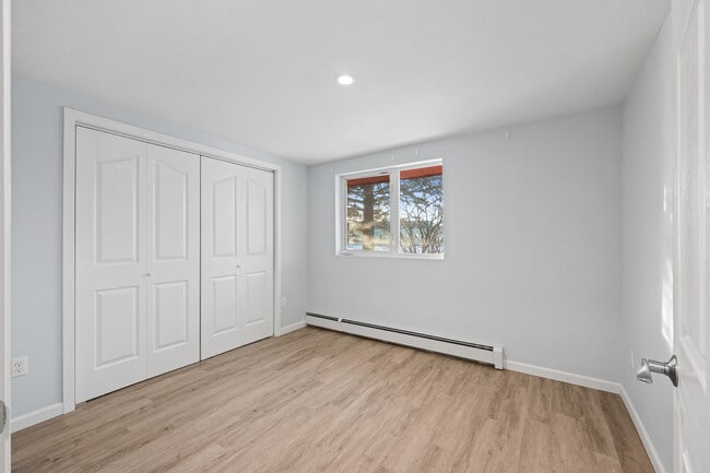 Building Photo - 17 Anna Ave