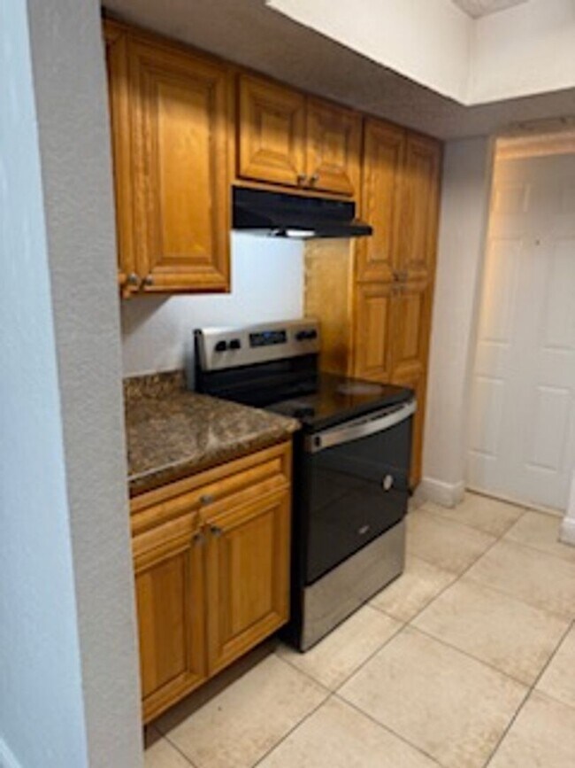 Building Photo - Large two bedroom condo
