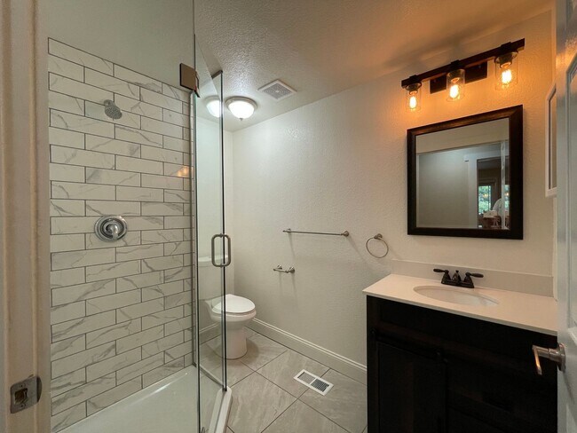 Building Photo - Newly Remodeled 6 Bed 3 Bath Martin Acre’s Home in Boulder