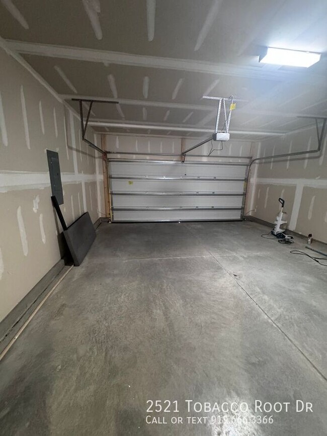 Building Photo - 2521 Tobacco Root Dr