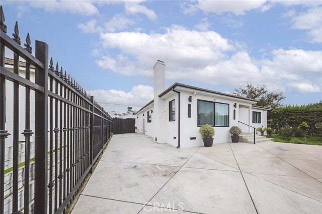 Building Photo - 7306 Farmdale Ave