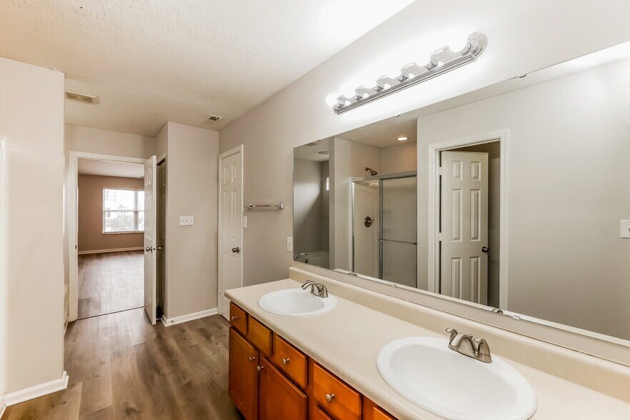 Building Photo - 5742 Twin River Ln